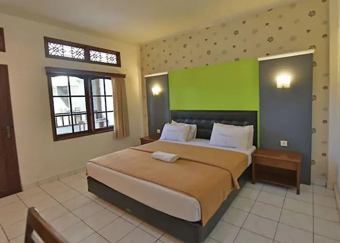 Hotel Sandat 3*